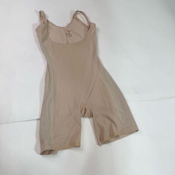 Assets Red Hot Label by Spanx Luxe & Lean Bodysuit XL Nude Open Bust Mid Thigh - Picture 1 of 8